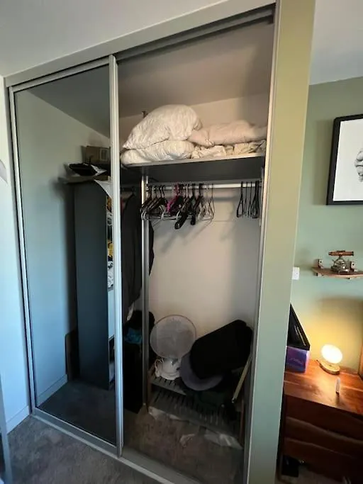 A Cosy Apartment Near Crawley Station/Gatwick Airport