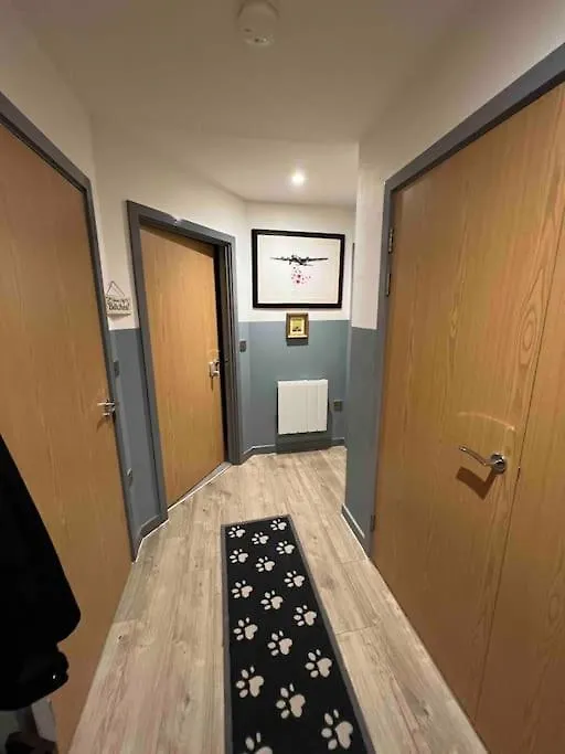 A Cosy Apartment Near Crawley Station/Gatwick Airport 0*, Crawley (West Sussex) United Kingdom
